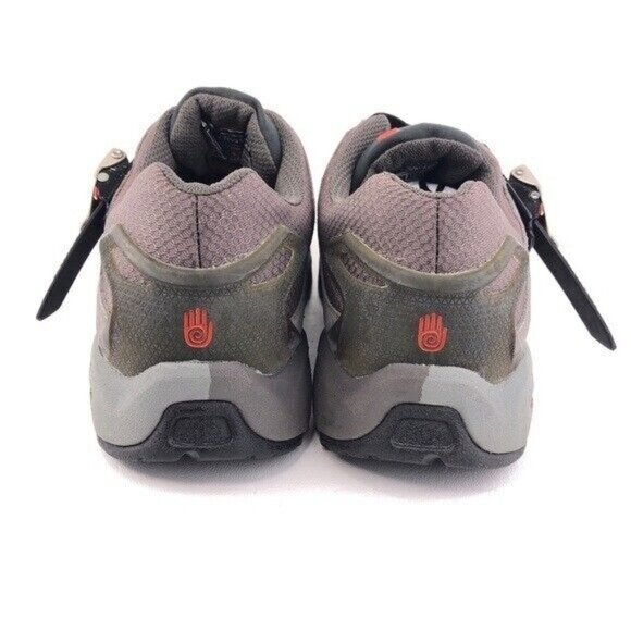 Athletic_Shoes